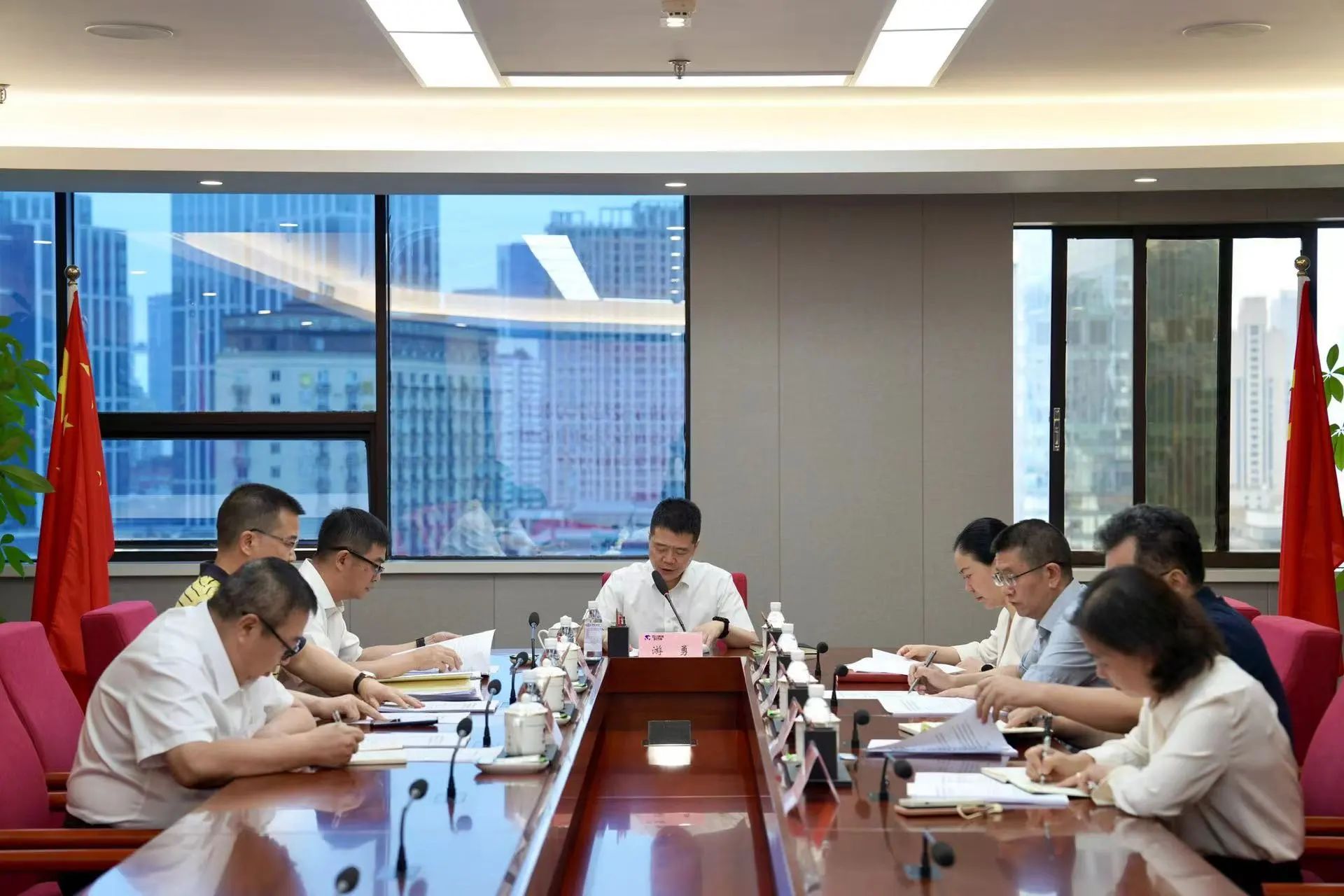 省壹定发集团党委辅导班子党纪进建教育专题进建钻研会暨党委理论进建中心组2024年第四次专题进建钻研会召开