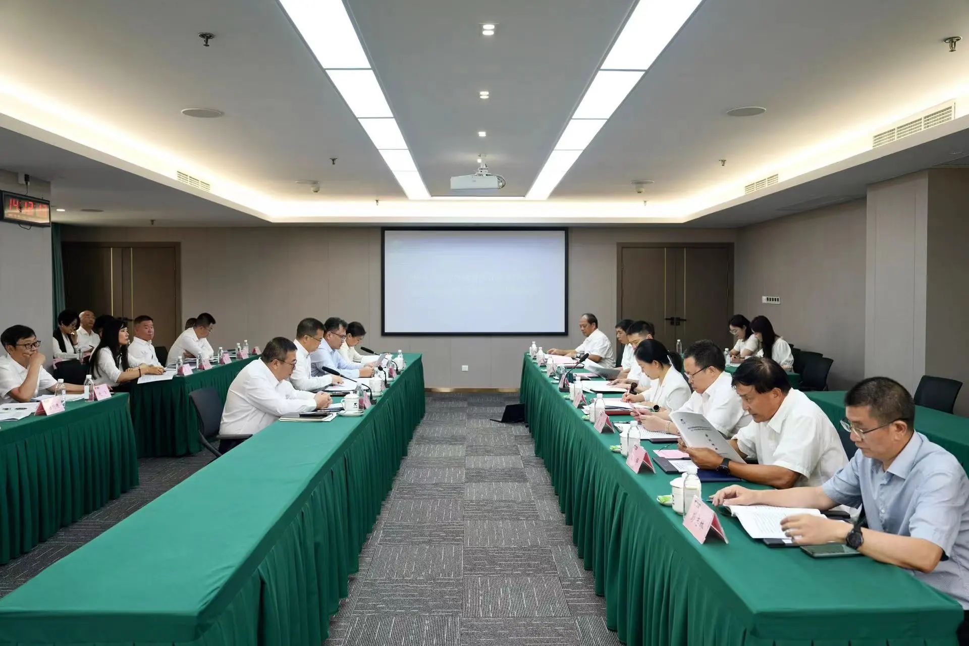 省壹定发集团召开2023年度经理层向董事会述职汇报会
