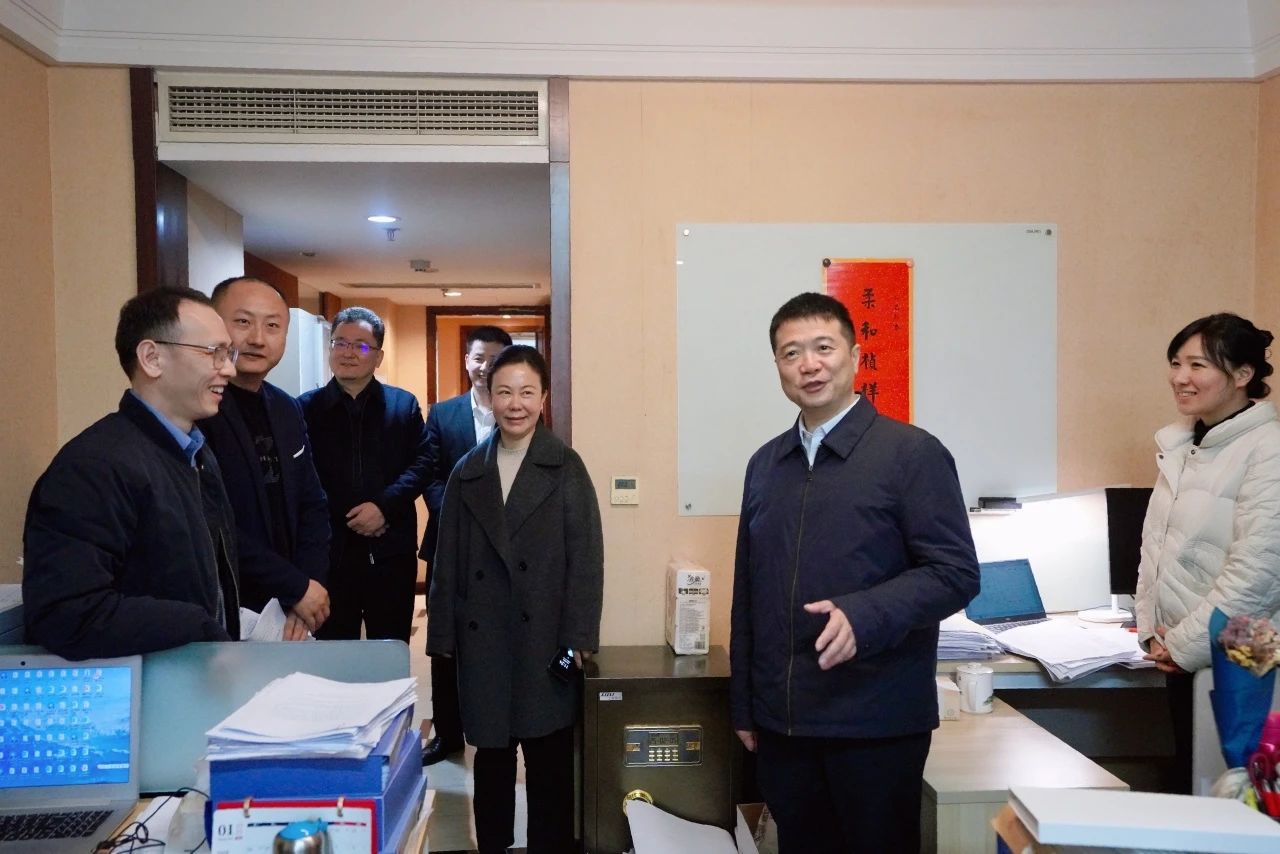 温暖启航，共赴新篇！—— 省壹定发集团辅导走访慰问干部职工