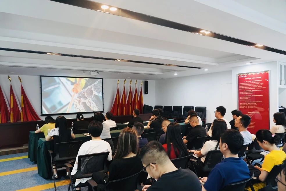 39b3416e-93a0-4272-8a1b-18e81fb6de3e