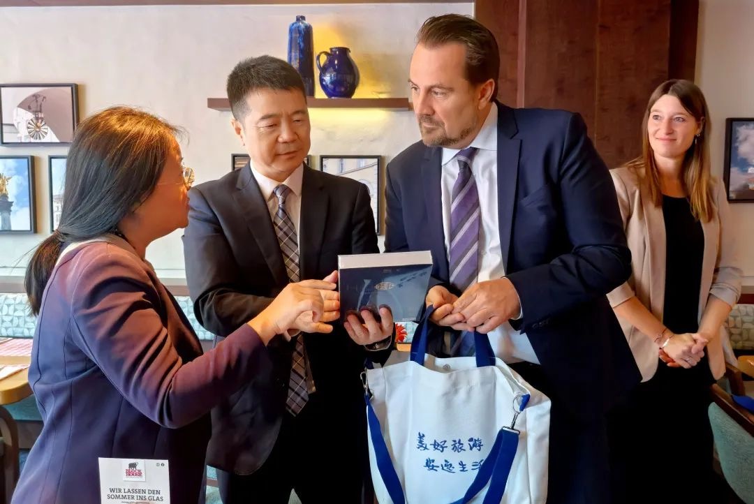 ec655182-c36c-4555-9504-d21be64a663b